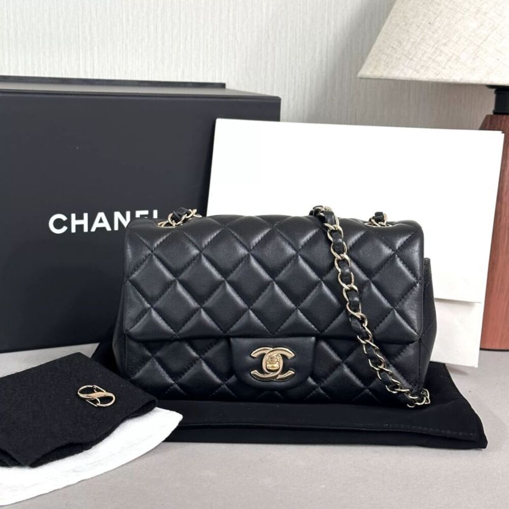 Chanel Women Pre-Loved Bag Very Good Condition
